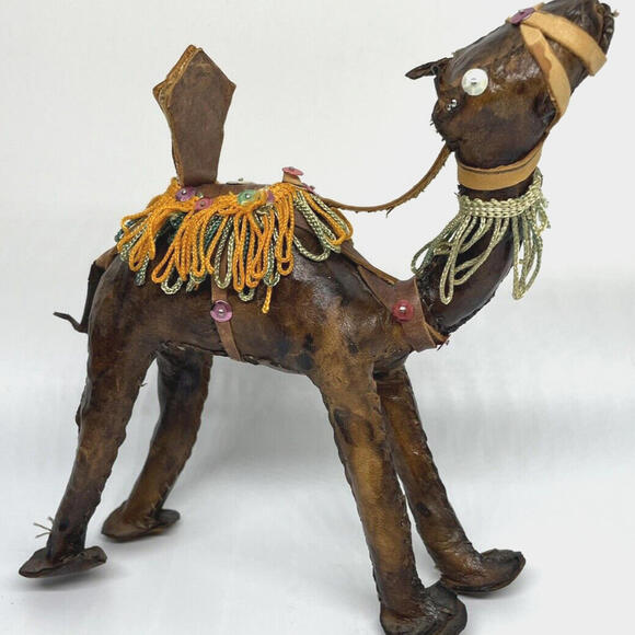 Vintage Nativity Figure Camel 7" Leather Wrapped with Saddle Tassels Sequins - Picture 2 of 9